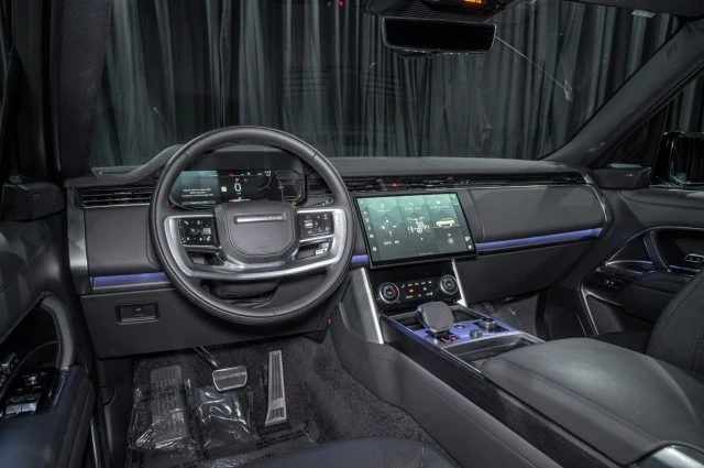2023 Land Rover Range Rover L460 - Image 16 of 19
