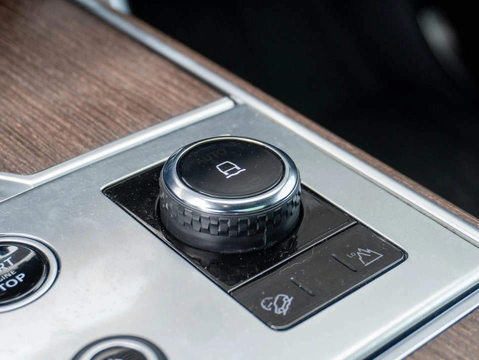 2023 Land Rover Range Rover L460 - Image 16 of 20