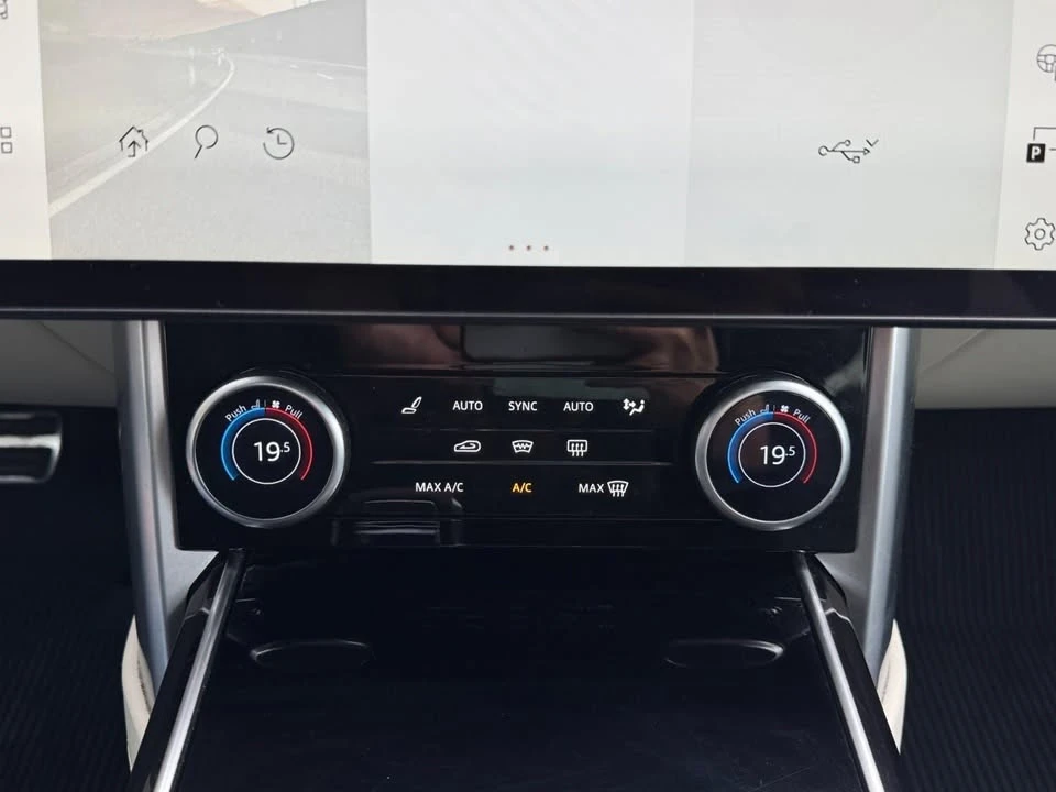 2023 Land Rover Range Rover L460 - Image 16 of 20