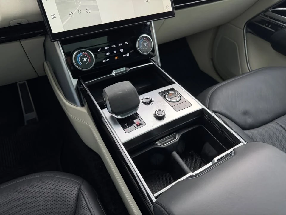 2023 Land Rover Range Rover L460 - Image 18 of 20