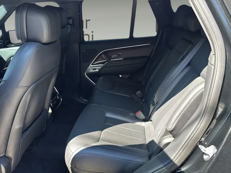 2023 Land Rover Range Rover L460 - Image 9 of 11