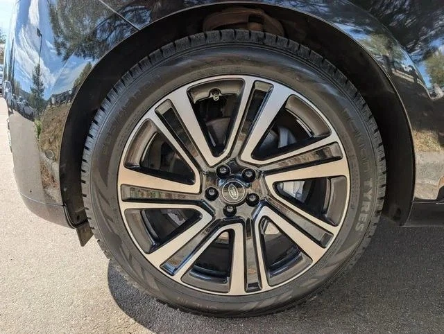2023 Land Rover Range Rover L460 - Image 6 of 19