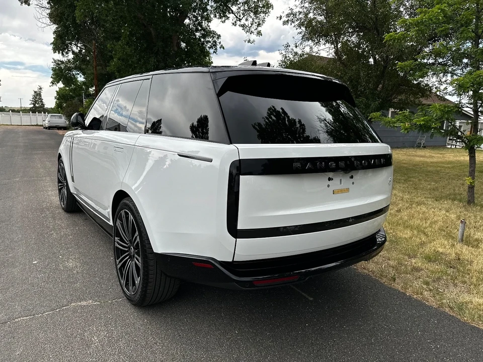 2023 Land Rover Range Rover L460 - Image 17 of 21