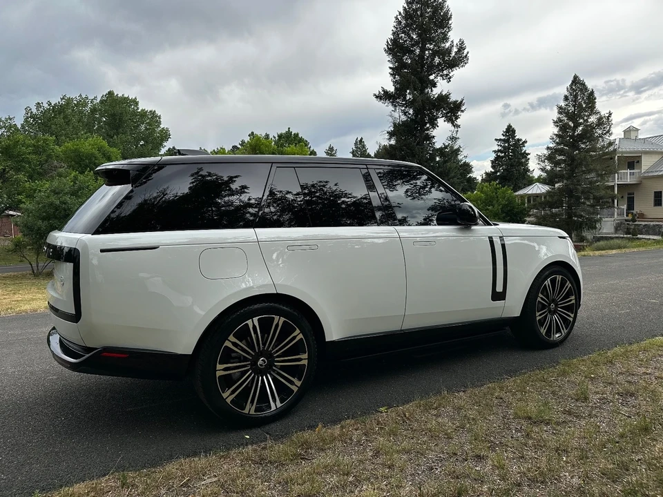 2023 Land Rover Range Rover L460 - Image 12 of 21