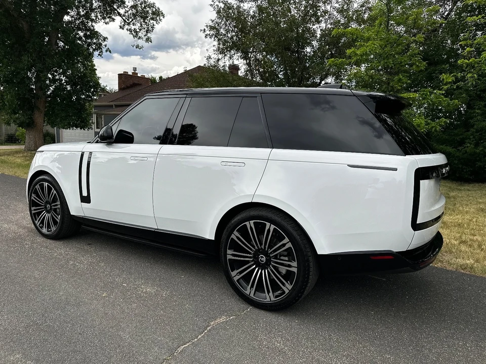 2023 Land Rover Range Rover L460 - Image 18 of 21