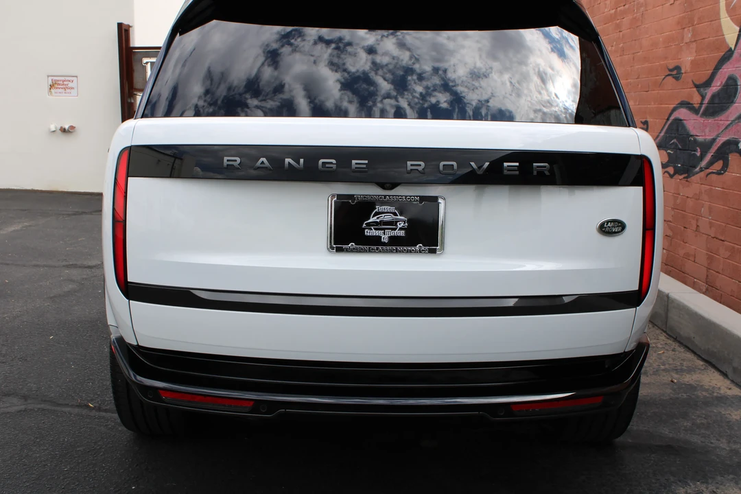 2023 Land Rover Range Rover L460 - Image 24 of 31