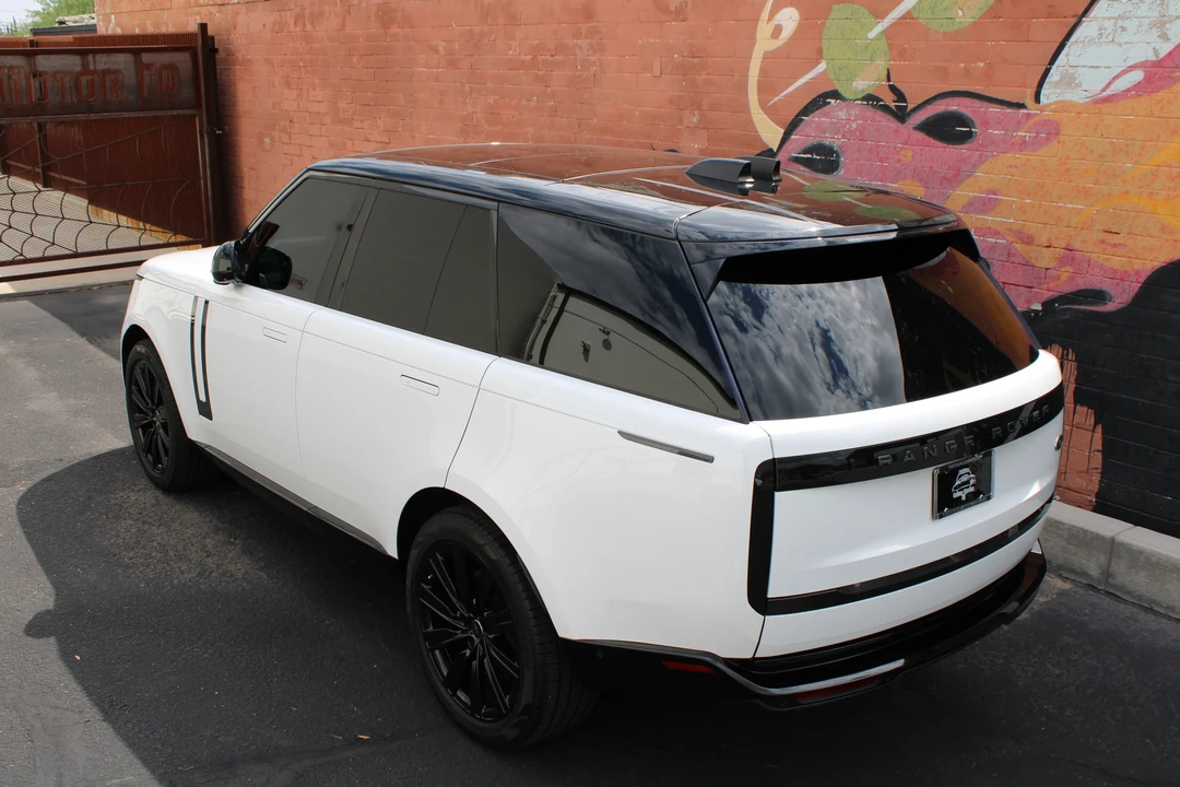 2023 Land Rover Range Rover L460 - Image 8 of 31