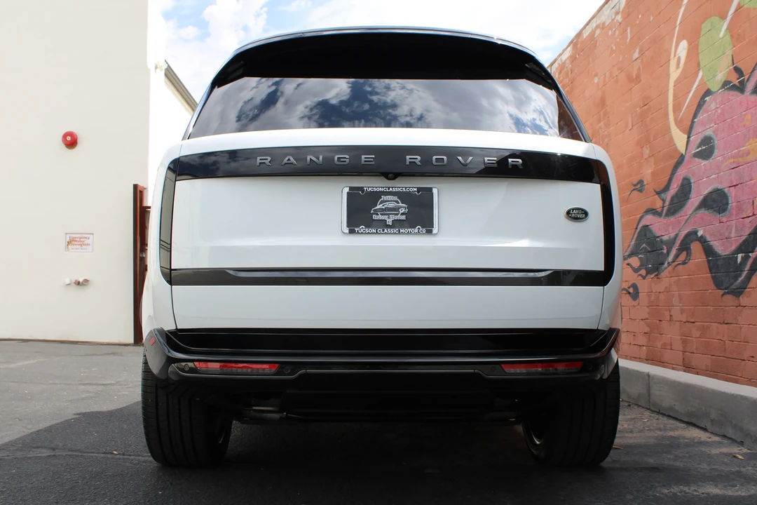 2023 Land Rover Range Rover L460 - Image 10 of 31