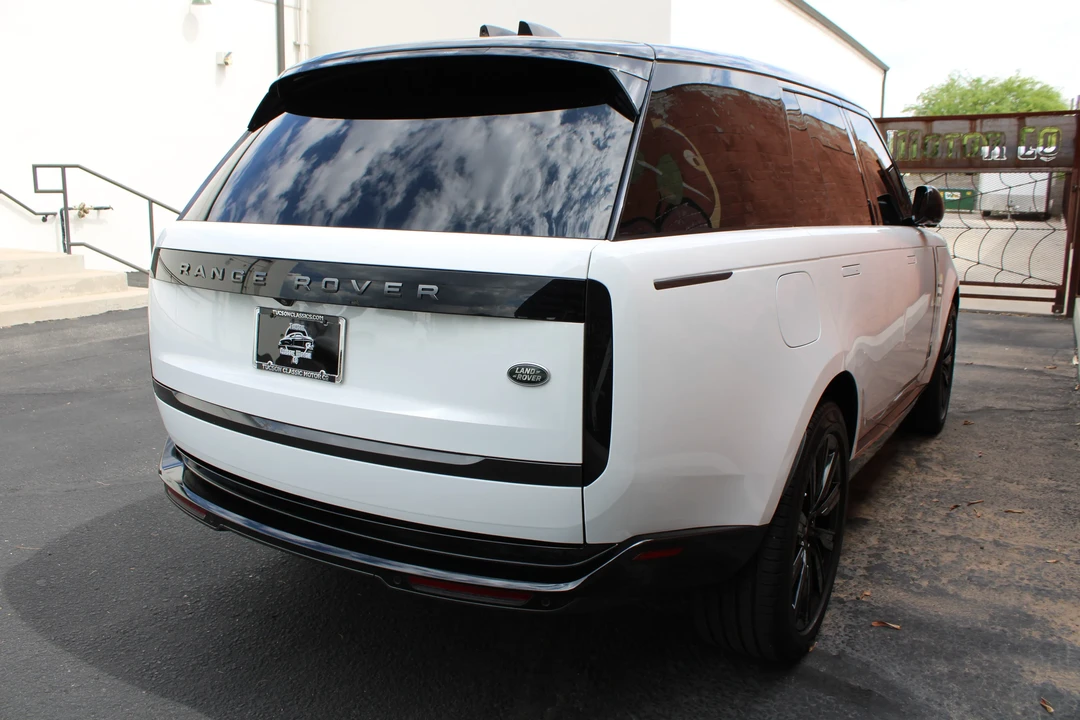 2023 Land Rover Range Rover L460 - Image 12 of 31