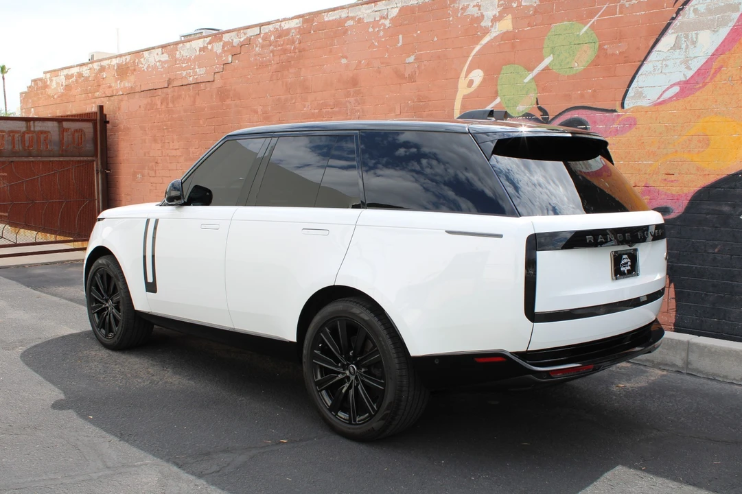 2023 Land Rover Range Rover L460 - Image 3 of 31