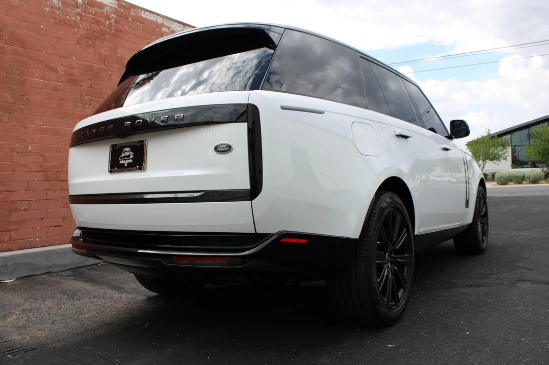 2023 Land Rover Range Rover L460 - Image 8 of 31