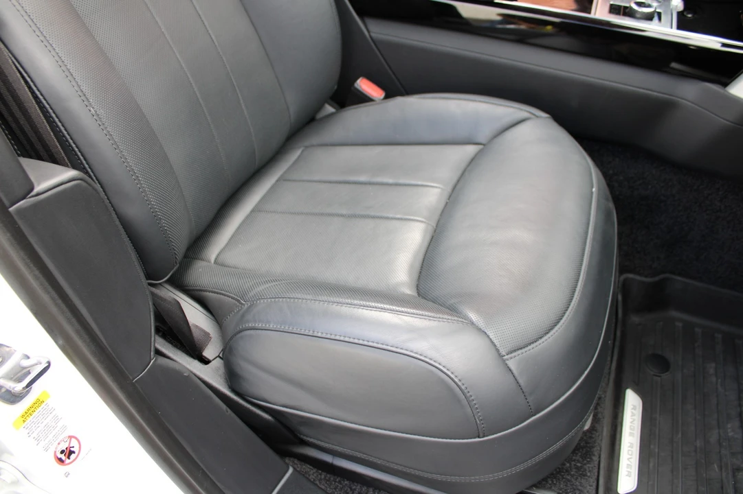2023 Land Rover Range Rover L460 - Image 18 of 31