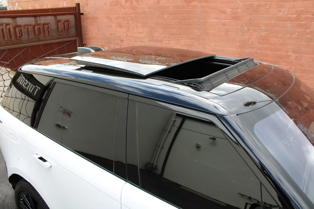 2023 Land Rover Range Rover L460 - Image 31 of 31
