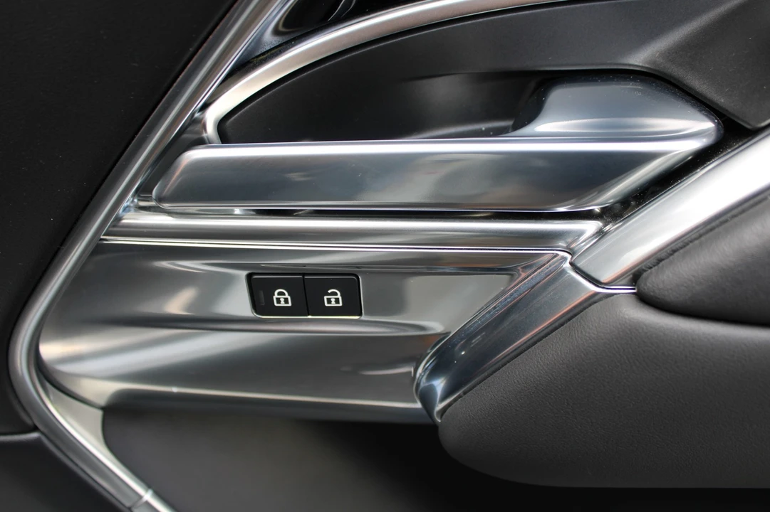 2023 Land Rover Range Rover L460 - Image 16 of 31