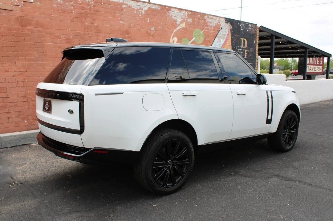 2023 Land Rover Range Rover L460 - Image 29 of 31