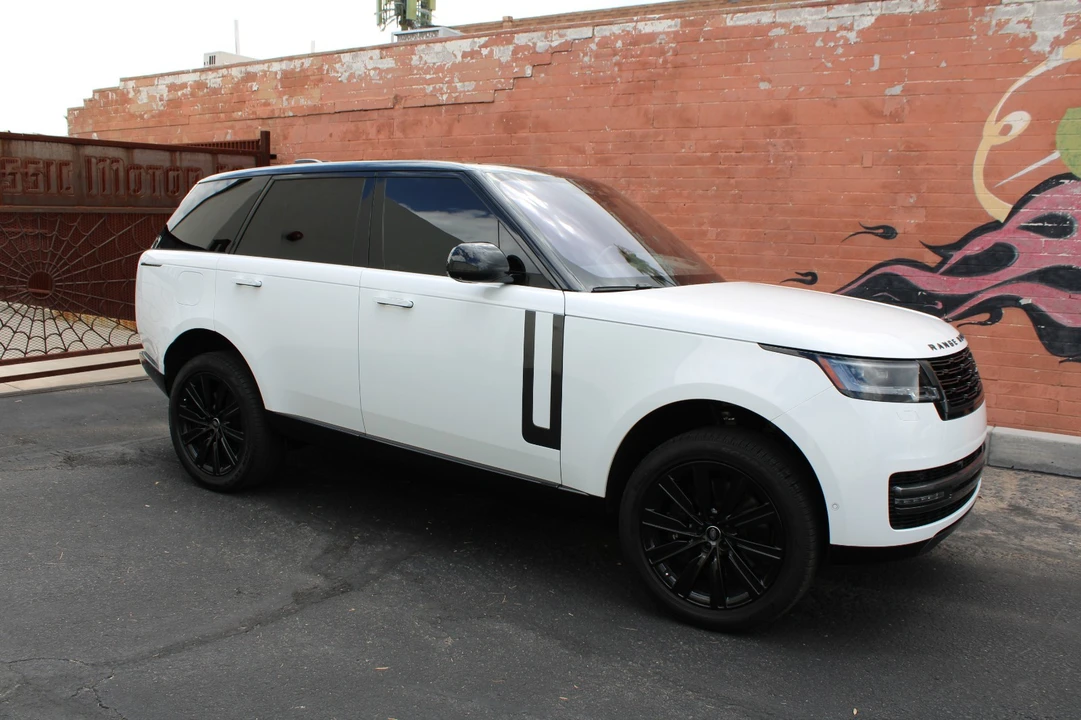 2023 Land Rover Range Rover L460 - Image 28 of 31