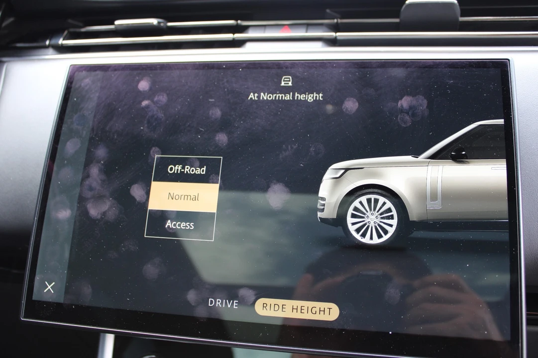 2023 Land Rover Range Rover L460 - Image 30 of 31