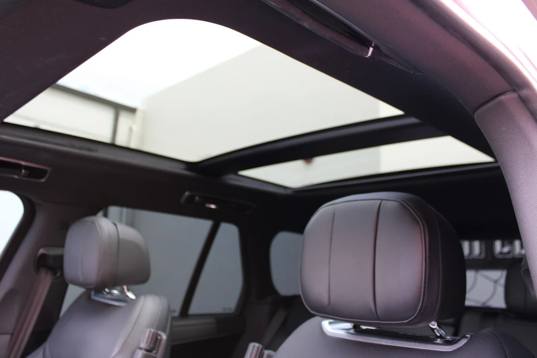 2023 Land Rover Range Rover L460 - Image 24 of 31