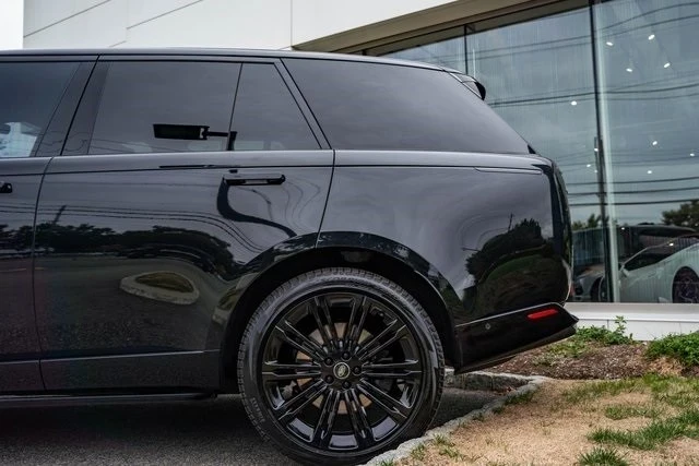2023 Land Rover Range Rover L460 - Image 10 of 12