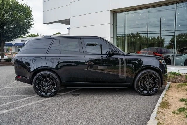 2023 Land Rover Range Rover L460 - Image 11 of 12