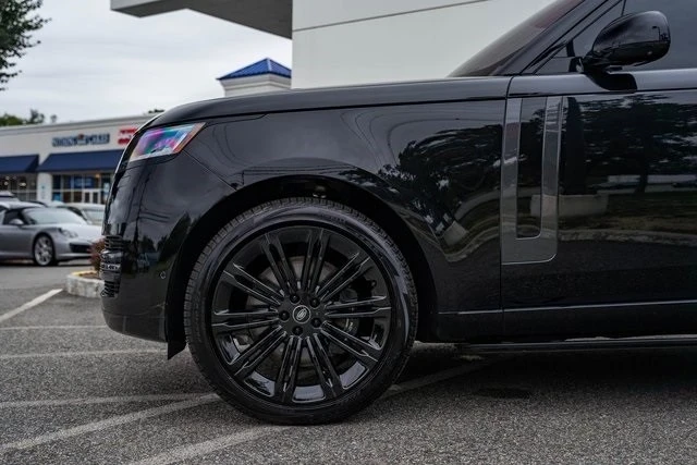 2023 Land Rover Range Rover L460 - Image 8 of 12