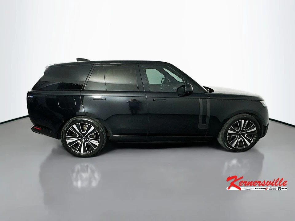 2023 Land Rover Range Rover L460 - Image 8 of 24