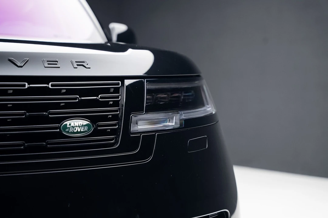 2023 Land Rover Range Rover L460 - Image 10 of 21