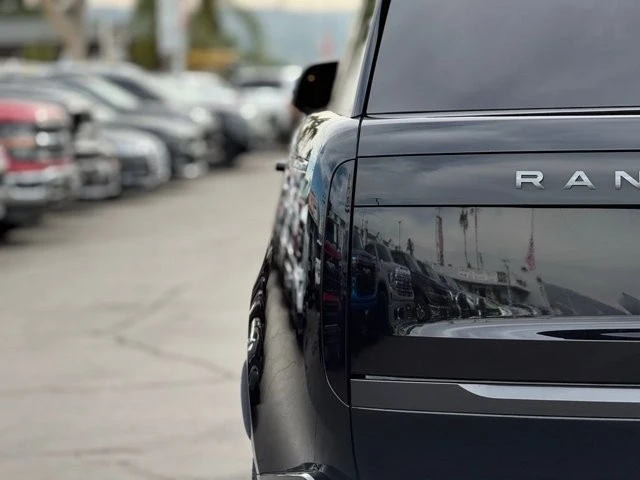 2023 Land Rover Range Rover L460 - Image 8 of 12