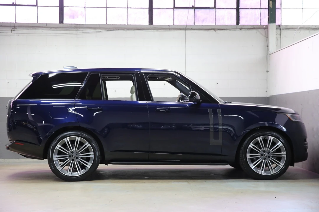 2023 Land Rover Range Rover L460 - Image 4 of 31
