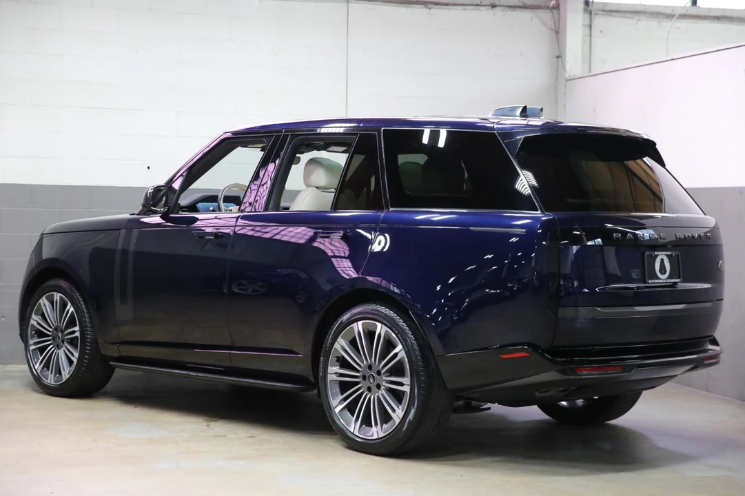 2023 Land Rover Range Rover L460 - Image 15 of 31
