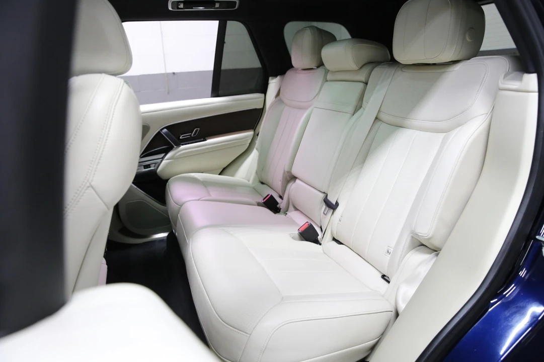 2023 Land Rover Range Rover L460 - Image 11 of 31