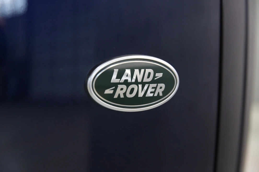 2023 Land Rover Range Rover L460 - Image 6 of 31