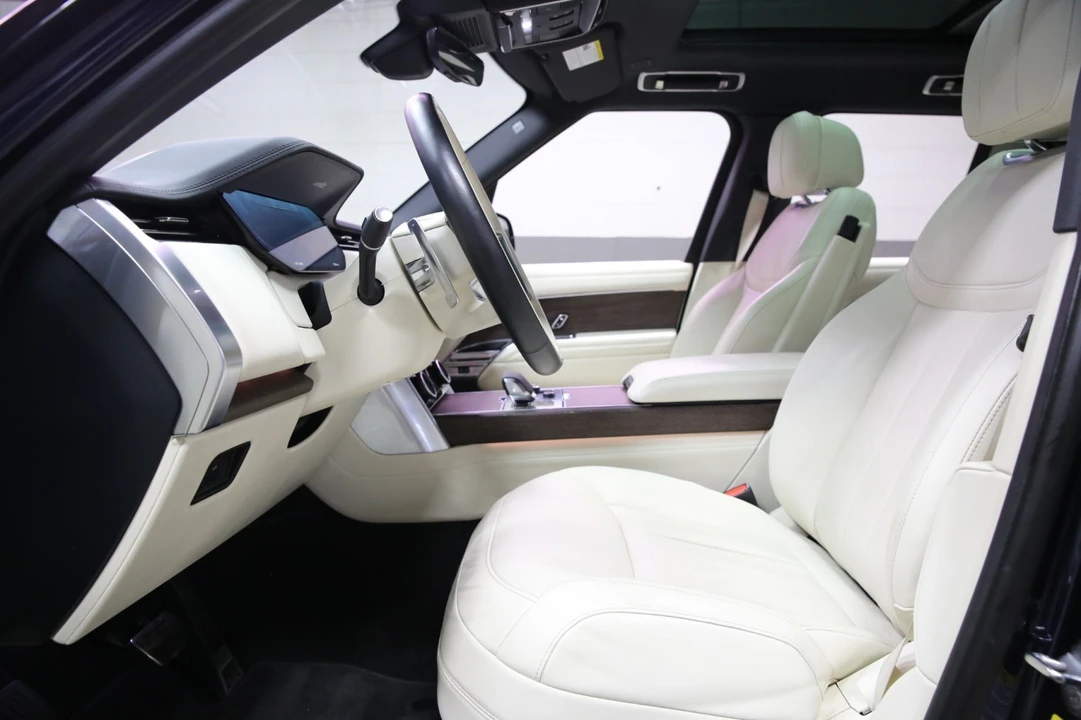 2023 Land Rover Range Rover L460 - Image 18 of 31