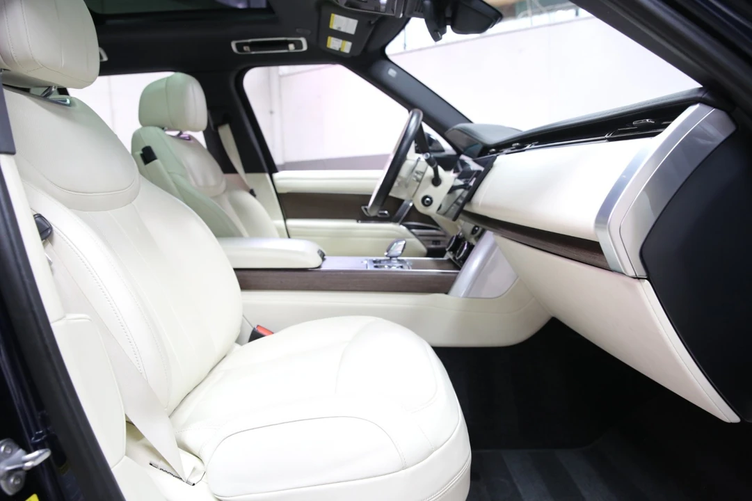 2023 Land Rover Range Rover L460 - Image 20 of 31
