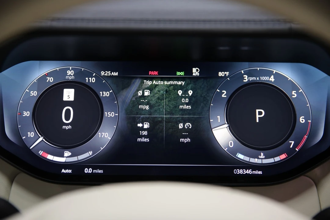 2023 Land Rover Range Rover L460 - Image 30 of 31