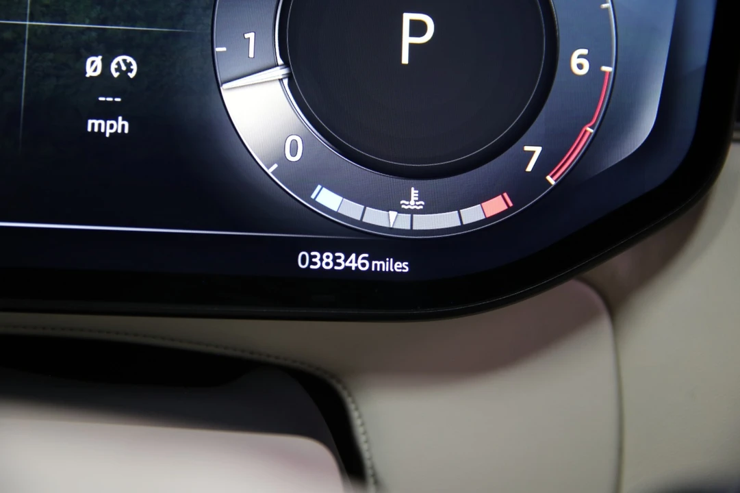2023 Land Rover Range Rover L460 - Image 8 of 31