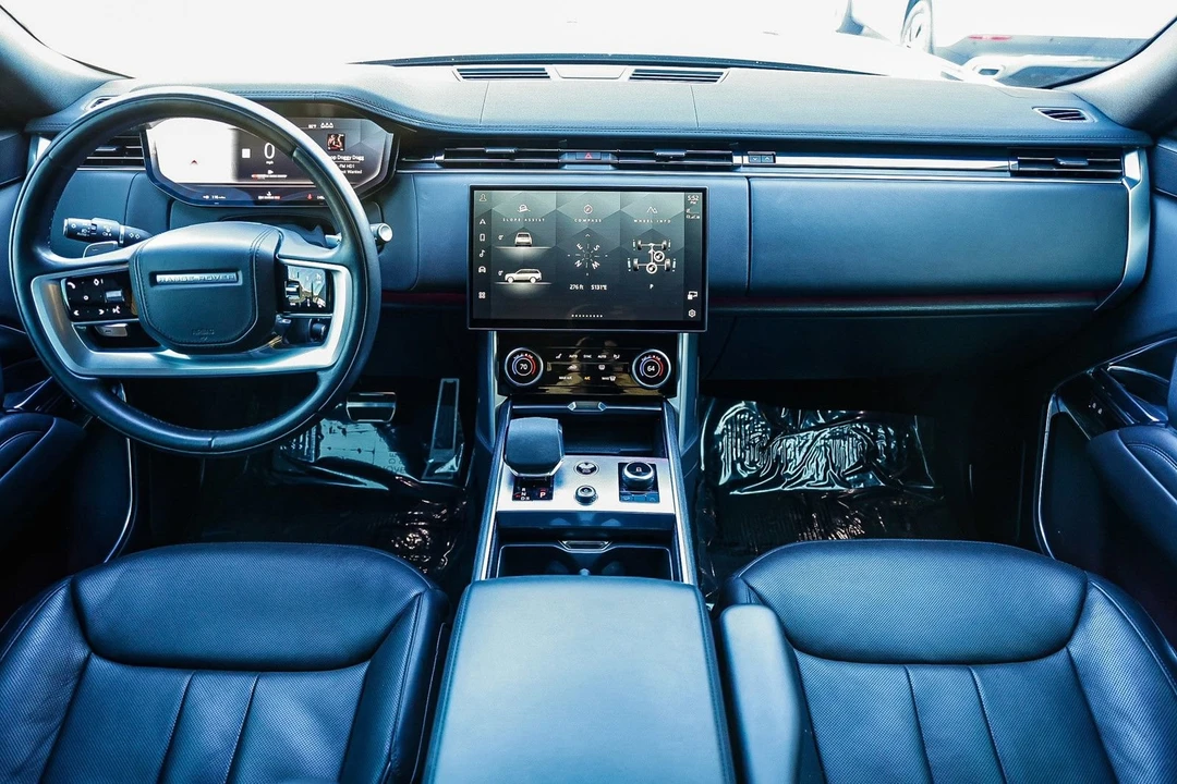 2023 Land Rover Range Rover L460 - Image 10 of 31