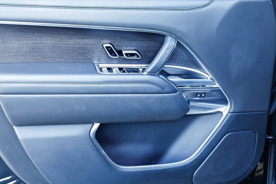 2023 Land Rover Range Rover L460 - Image 21 of 31