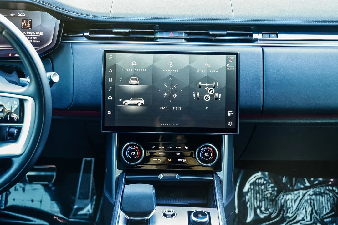 2023 Land Rover Range Rover L460 - Image 11 of 31