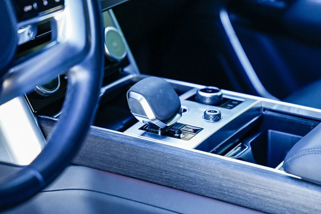 2023 Land Rover Range Rover L460 - Image 20 of 31
