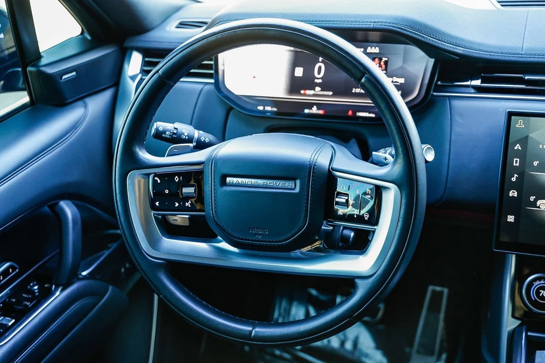 2023 Land Rover Range Rover L460 - Image 13 of 31