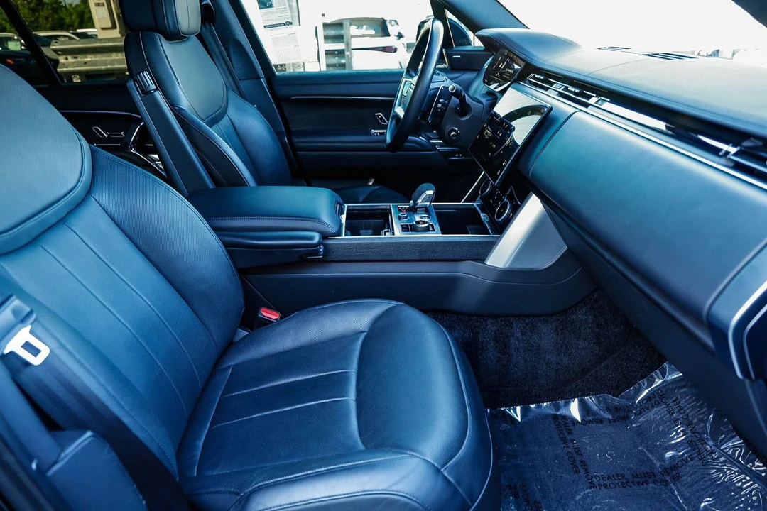 2023 Land Rover Range Rover L460 - Image 17 of 31