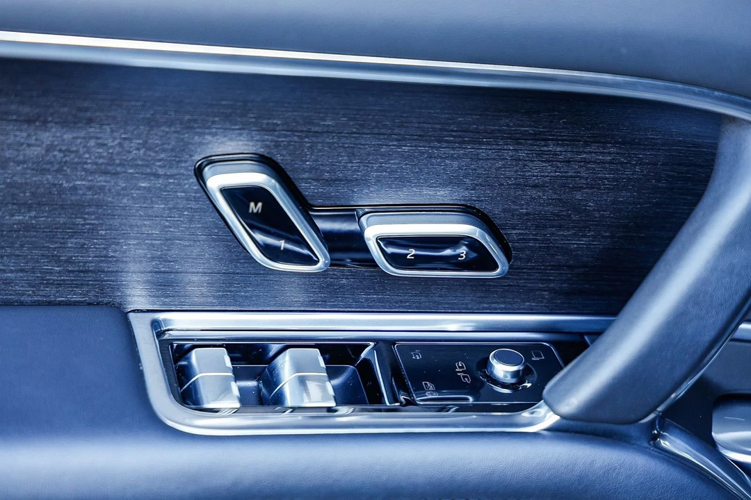 2023 Land Rover Range Rover L460 - Image 22 of 31