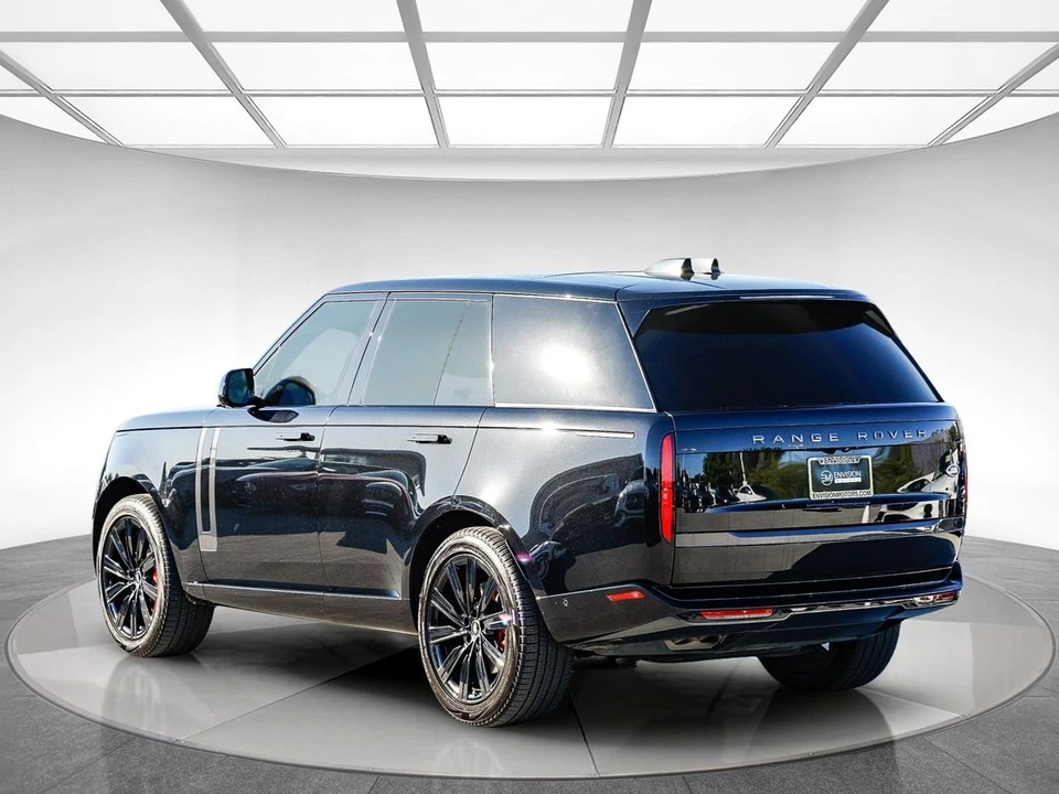 2023 Land Rover Range Rover L460 - Image 2 of 31