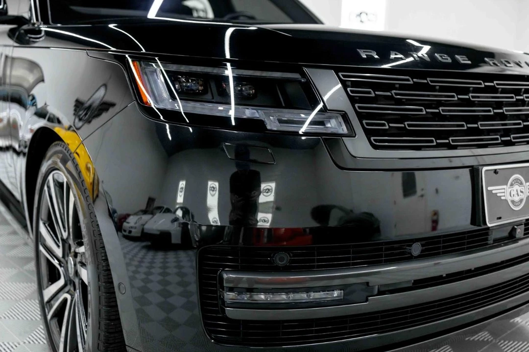2023 Land Rover Range Rover L460 - Image 15 of 31