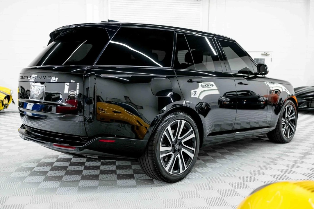 2023 Land Rover Range Rover L460 - Image 7 of 31