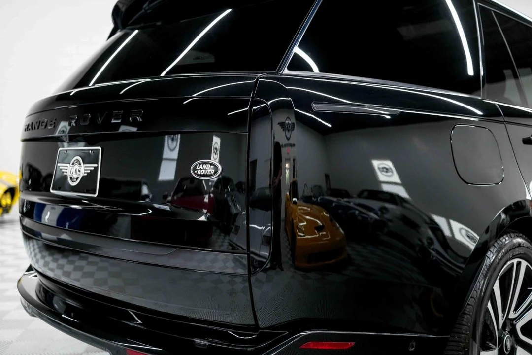 2023 Land Rover Range Rover L460 - Image 23 of 31