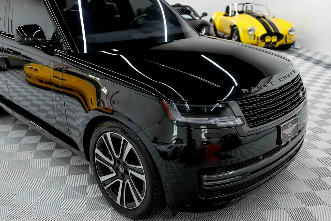 2023 Land Rover Range Rover L460 - Image 16 of 31