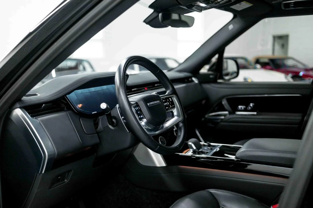 2023 Land Rover Range Rover L460 - Image 2 of 31