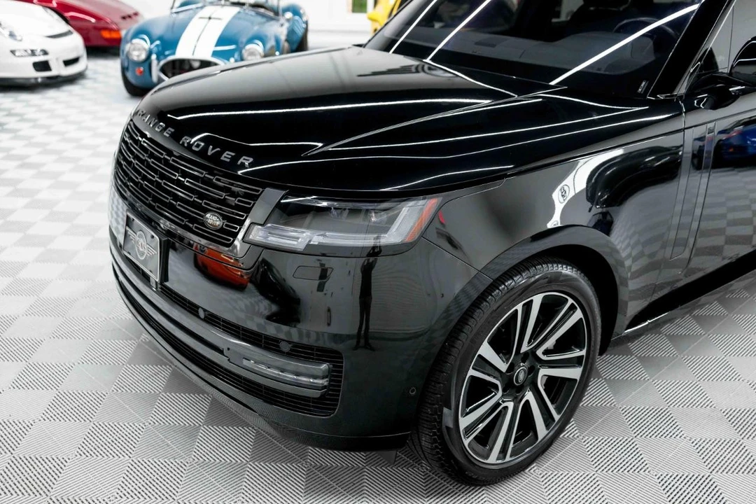 2023 Land Rover Range Rover L460 - Image 11 of 31